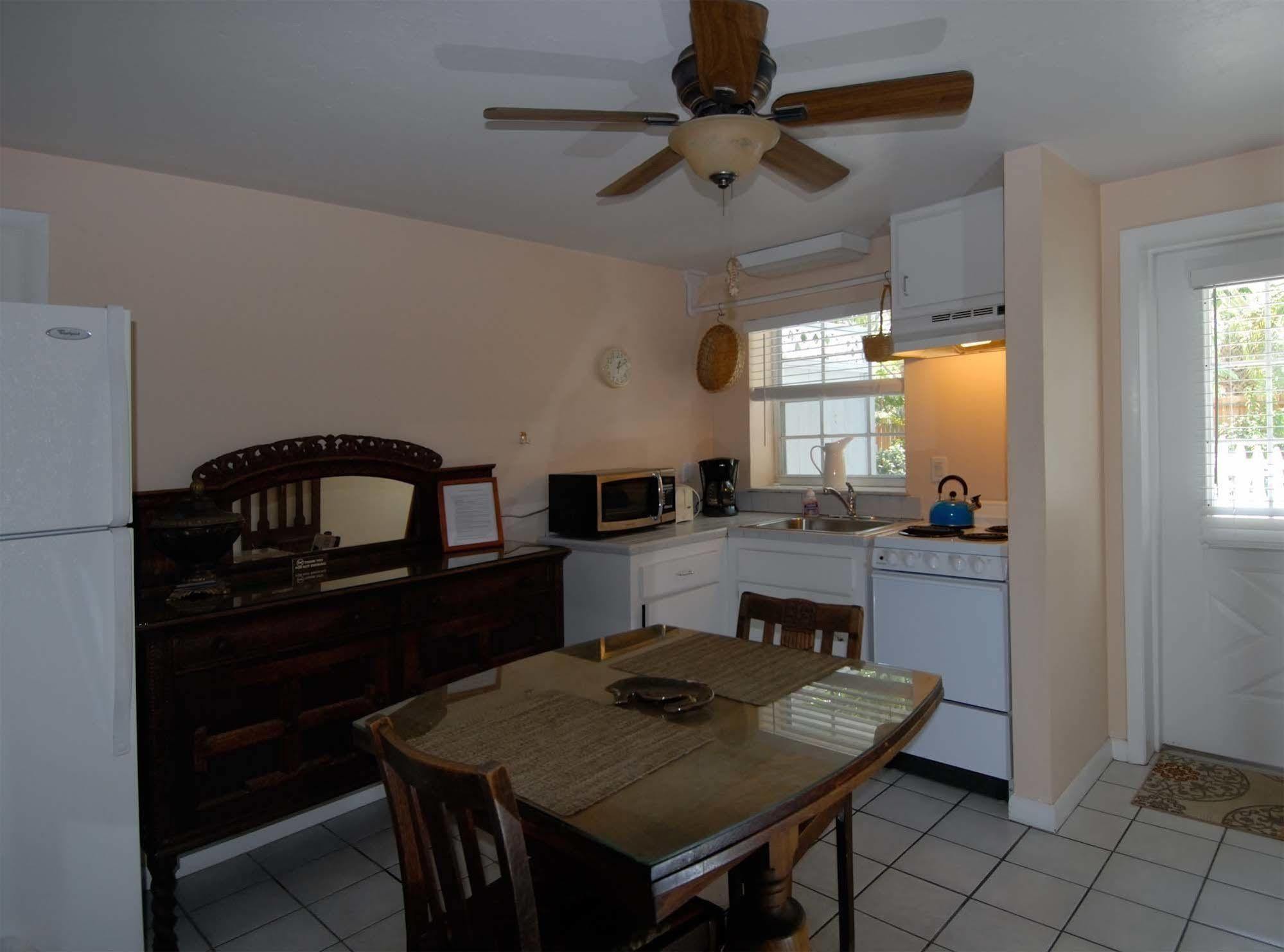 Seahorse Cottages - Adults Only Sanibel Extérieur photo