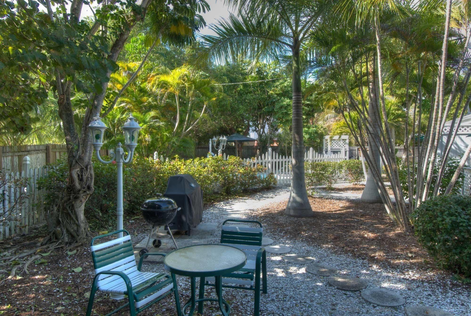 Seahorse Cottages - Adults Only Sanibel Extérieur photo